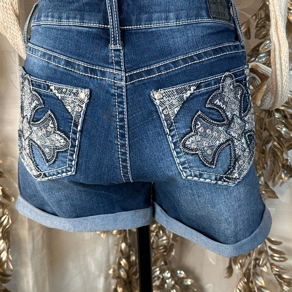 Love Indigo Blue Denim Shorts Size‎ 6 Cross Embroidery Rhinestones Cuffed - Picture 6 of 13